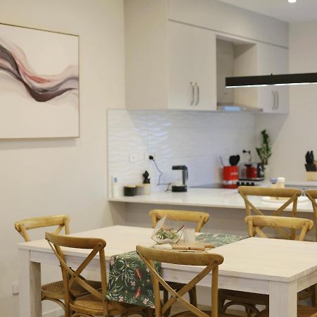 Cozy And Comfortable, Sunny Three-Storey Building オークランド エクステリア 写真