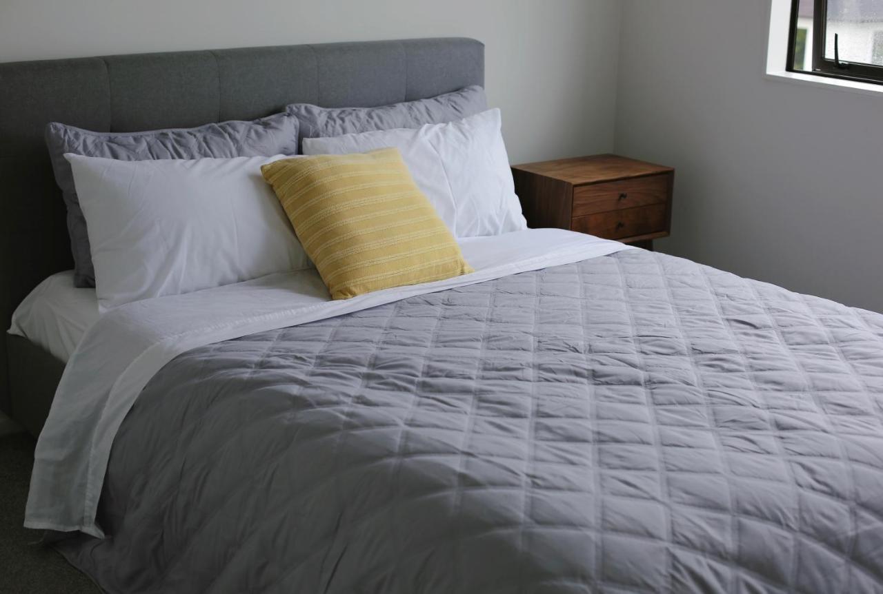 Cozy And Comfortable, Sunny Three-Storey Building オークランド エクステリア 写真