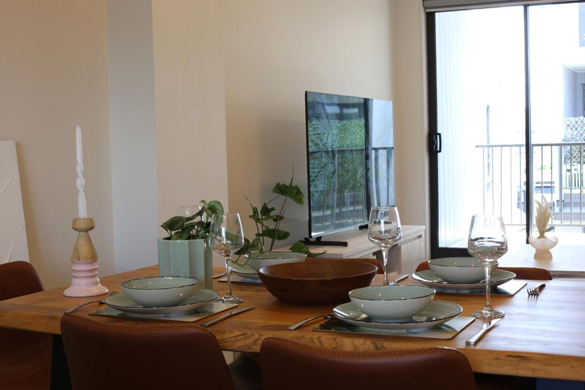 Cozy And Comfortable, Sunny Three-Storey Building オークランド エクステリア 写真
